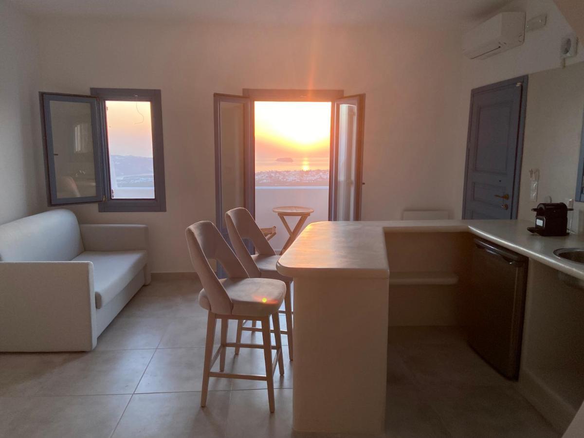 Ena Suites Santorini Pyrgos Kallistis Exterior photo