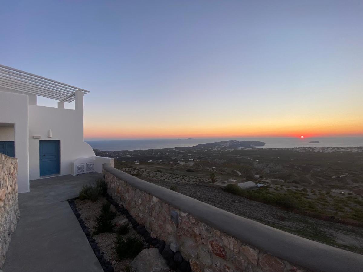 Ena Suites Santorini Pyrgos Kallistis Exterior photo