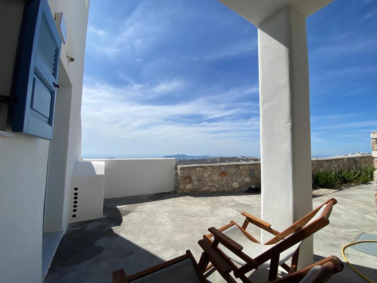 Ena Suites Santorini Pyrgos Kallistis Exterior photo