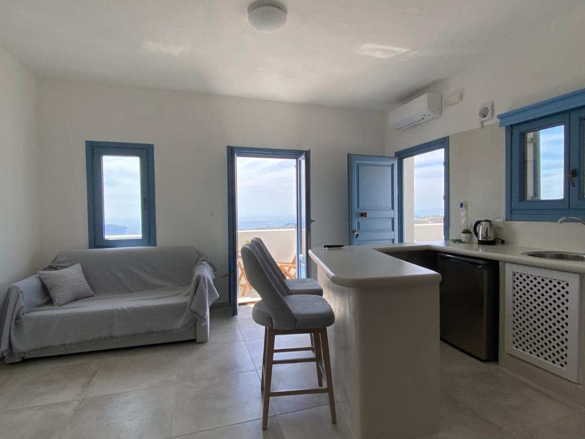 Ena Suites Santorini Pyrgos Kallistis Exterior photo