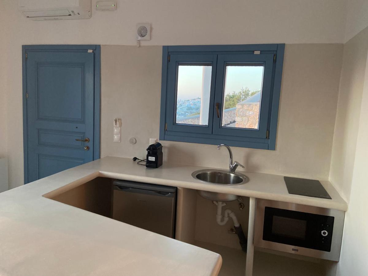 Ena Suites Santorini Pyrgos Kallistis Exterior photo